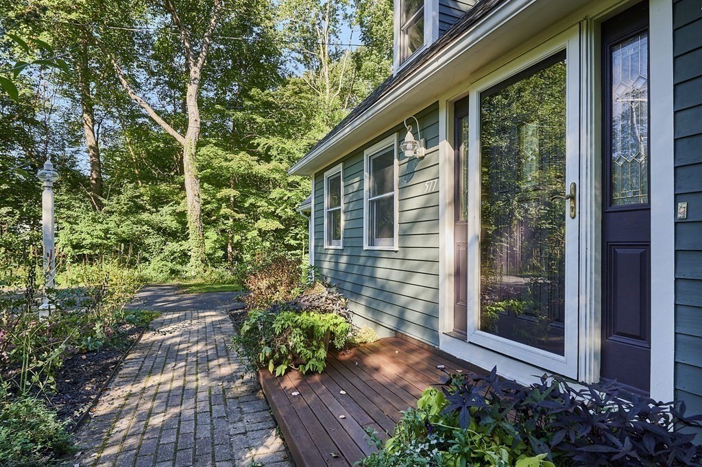 577 Burts Pit Road Northampton, MA 01062 - Photo 6 of 36