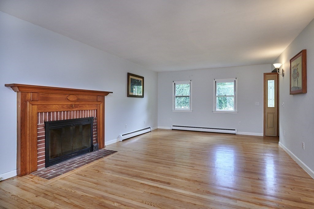577 Burts Pit Road Northampton, MA 01062 - Photo 8 of 36
