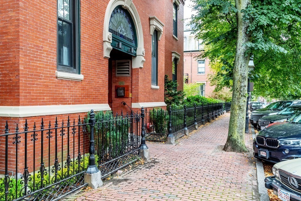 130 Appleton Street, Unit 2C Boston, MA 02116 - Photo 13 of 25