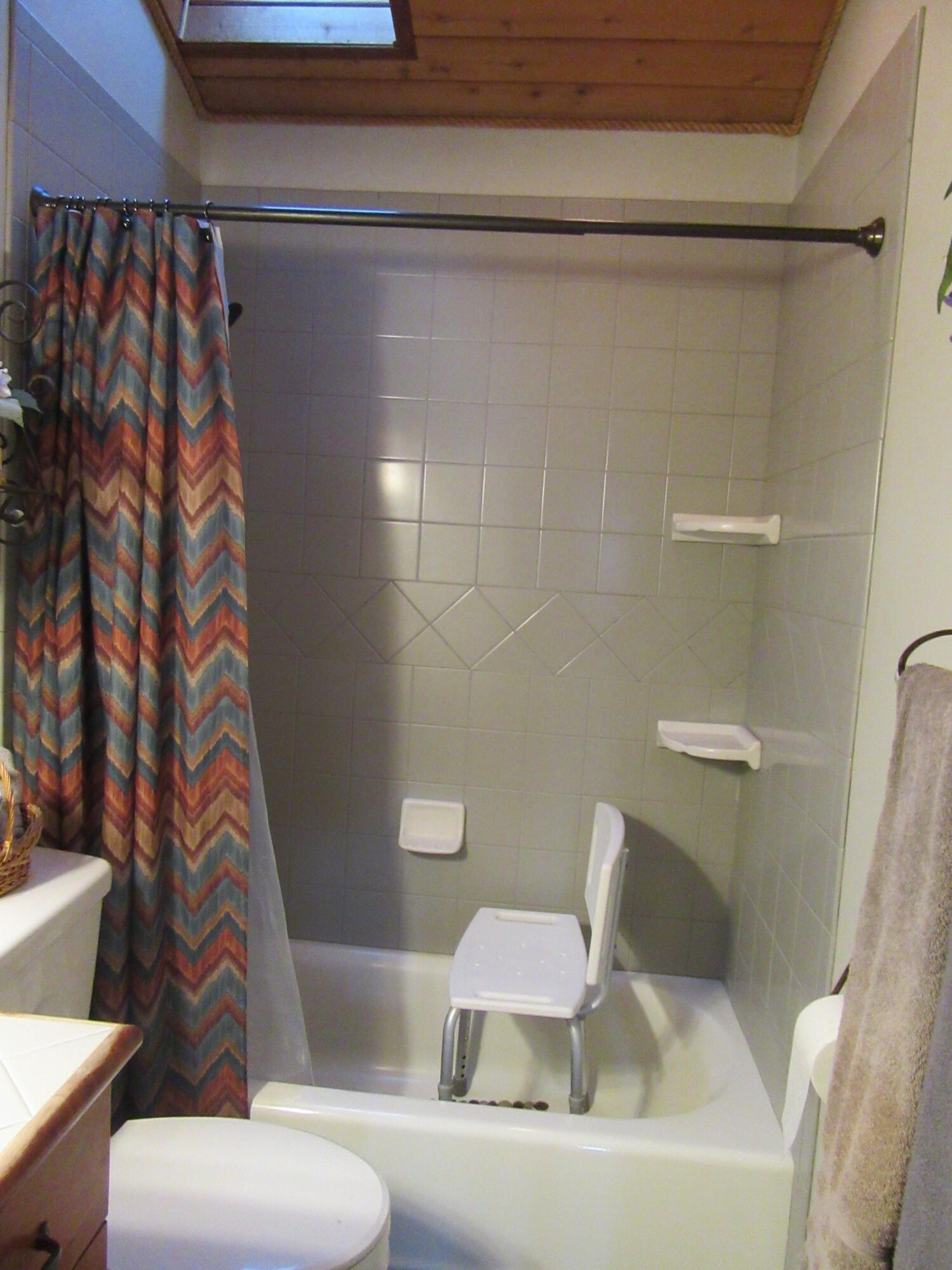 16144 Sprague River Road Chiloquin, OR 97624 - Photo 40 of 81 Downstairs bathroom nice tilework in sho