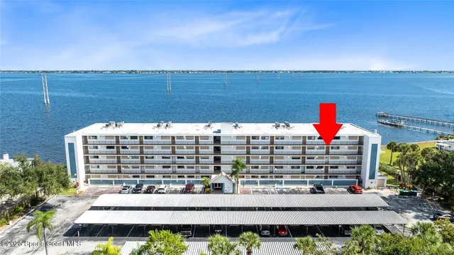 a view of building with outdoor space