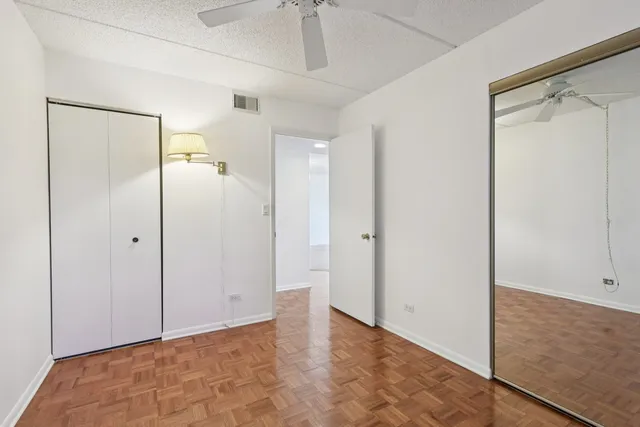 $179,000 | 920 Vose Drive, Unit 106, Gurnee, IL 60031