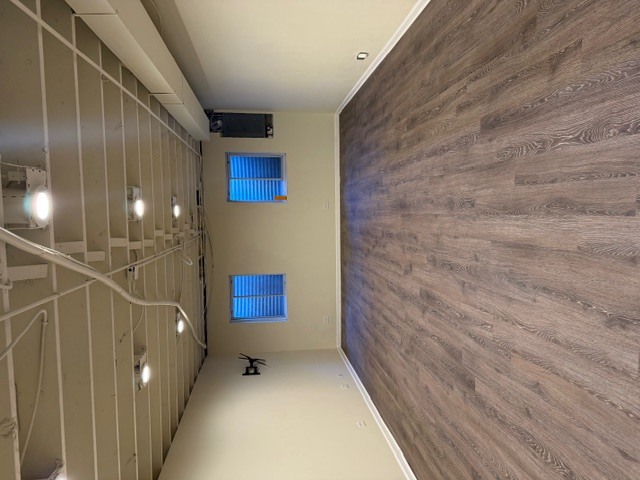 103 Fawn Lane Elgin, IL 60120 - Photo 27 of 31 a bathroom with a shower