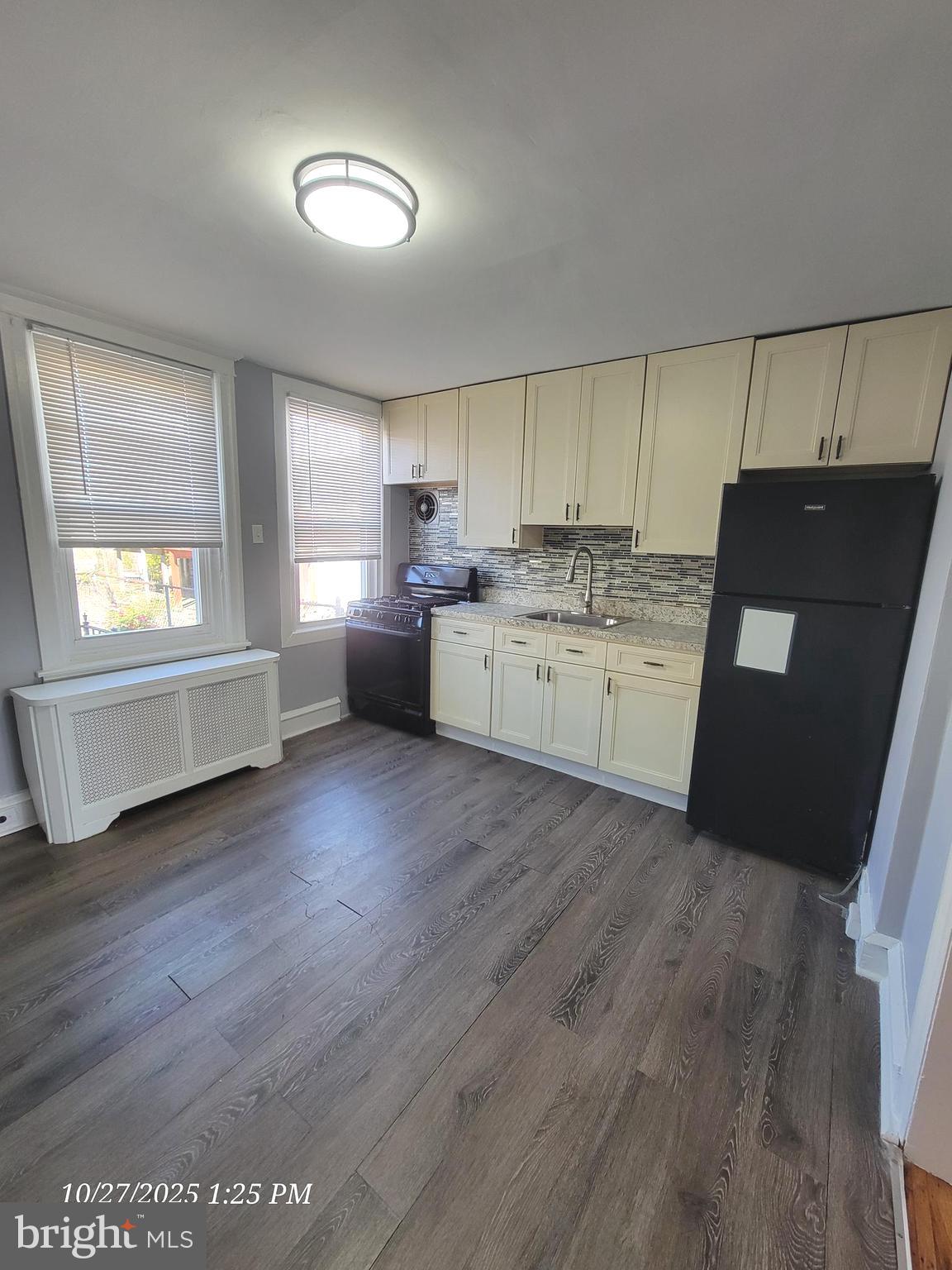 2061 Independence Street Philadelphia, PA 19138 - Photo 6 of 22 Kitchen