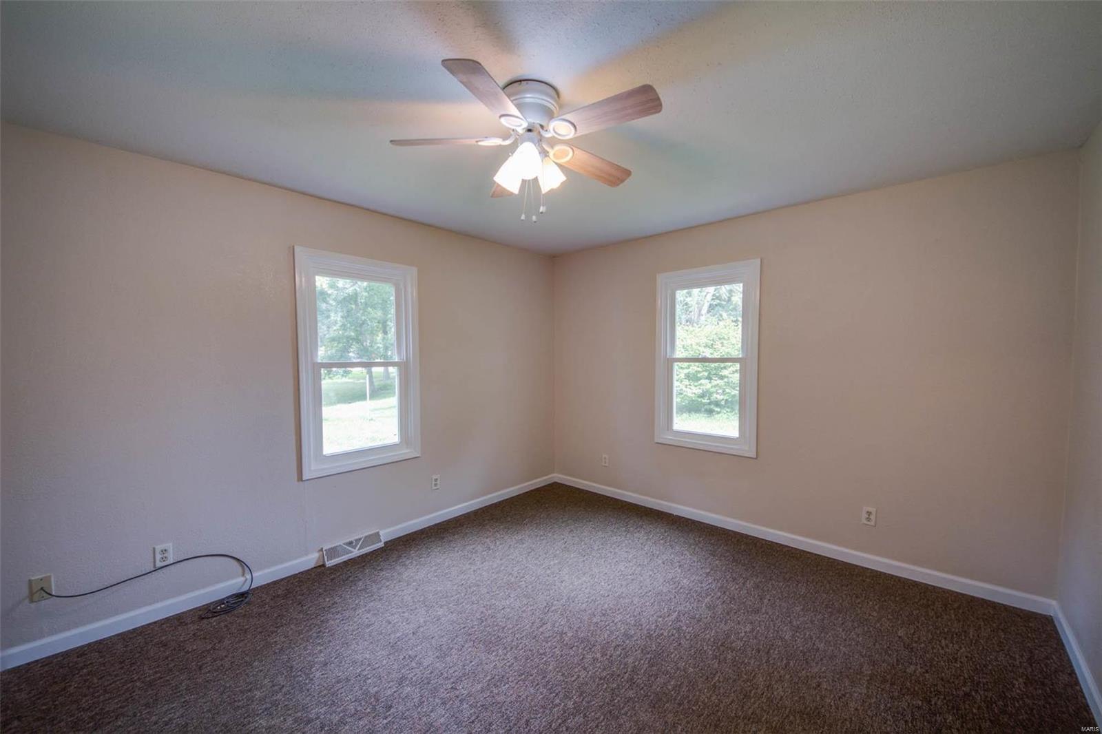 4317 Woodburn Road Alton, IL 62002 - Photo 14 of 26