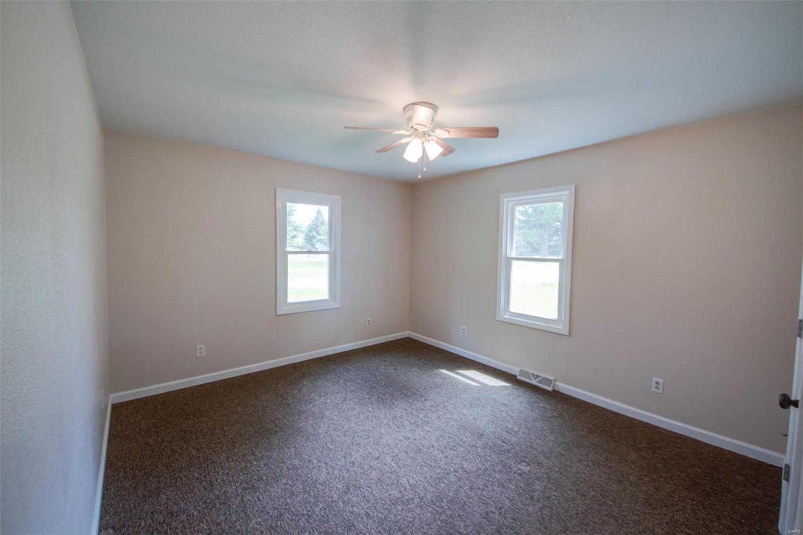 4317 Woodburn Road Alton, IL 62002 - Photo 16 of 26