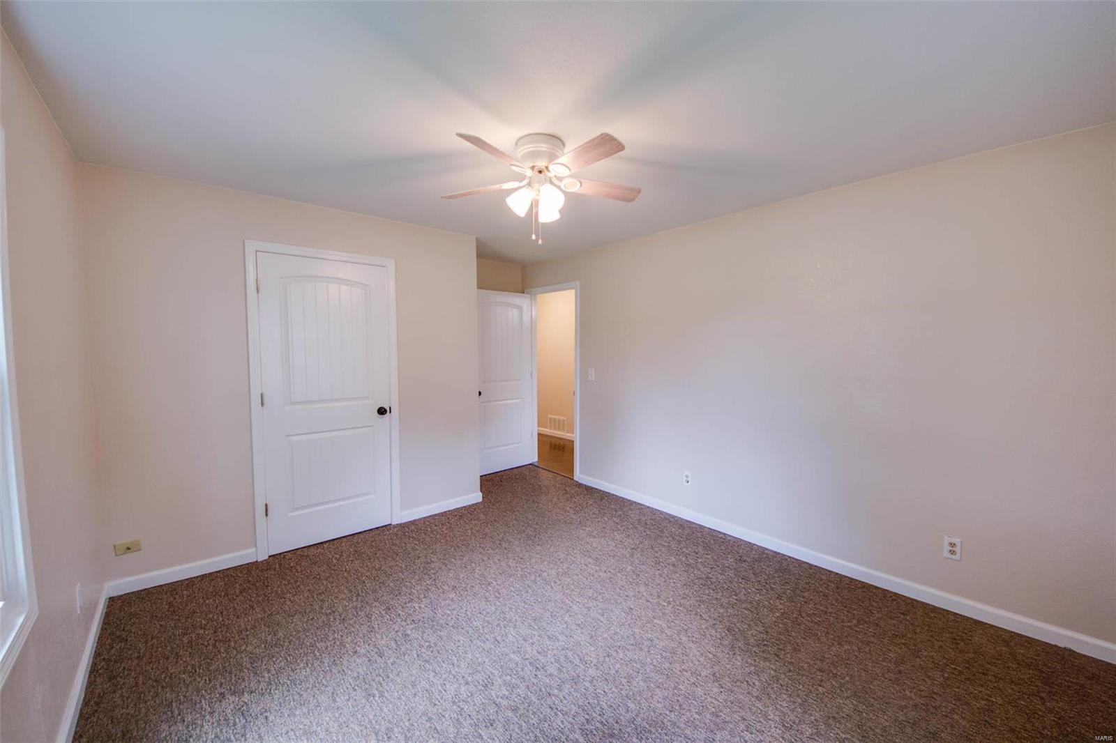 4317 Woodburn Road Alton, IL 62002 - Photo 17 of 26