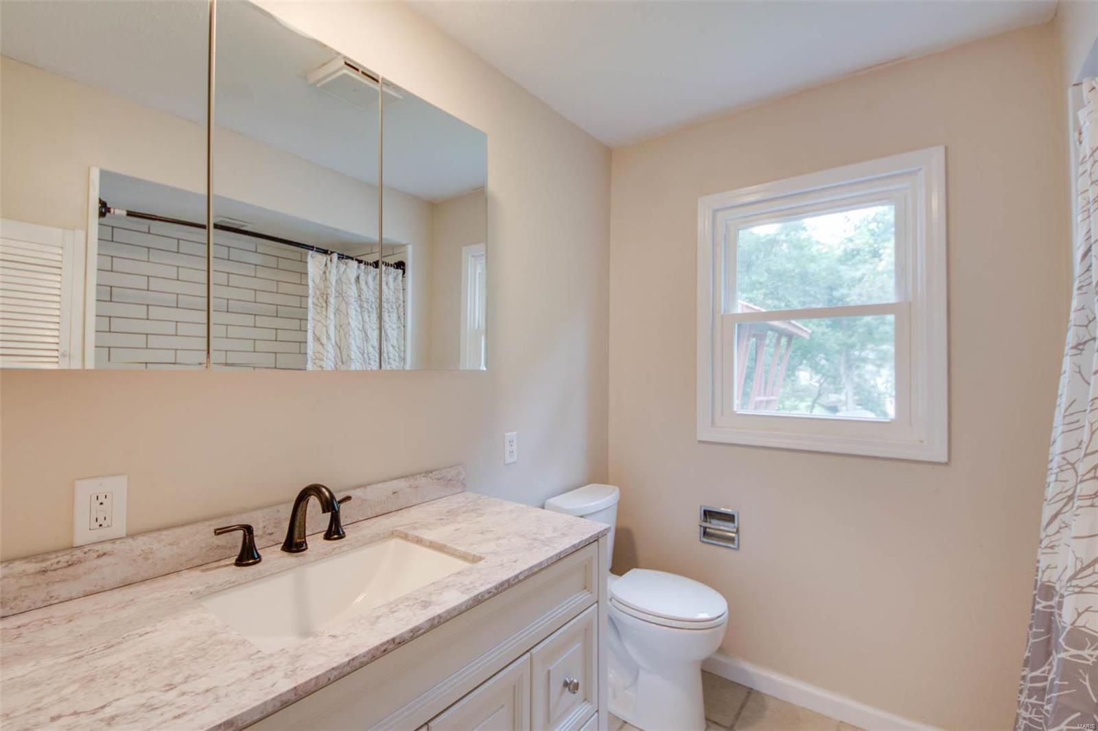 4317 Woodburn Road Alton, IL 62002 - Photo 20 of 26