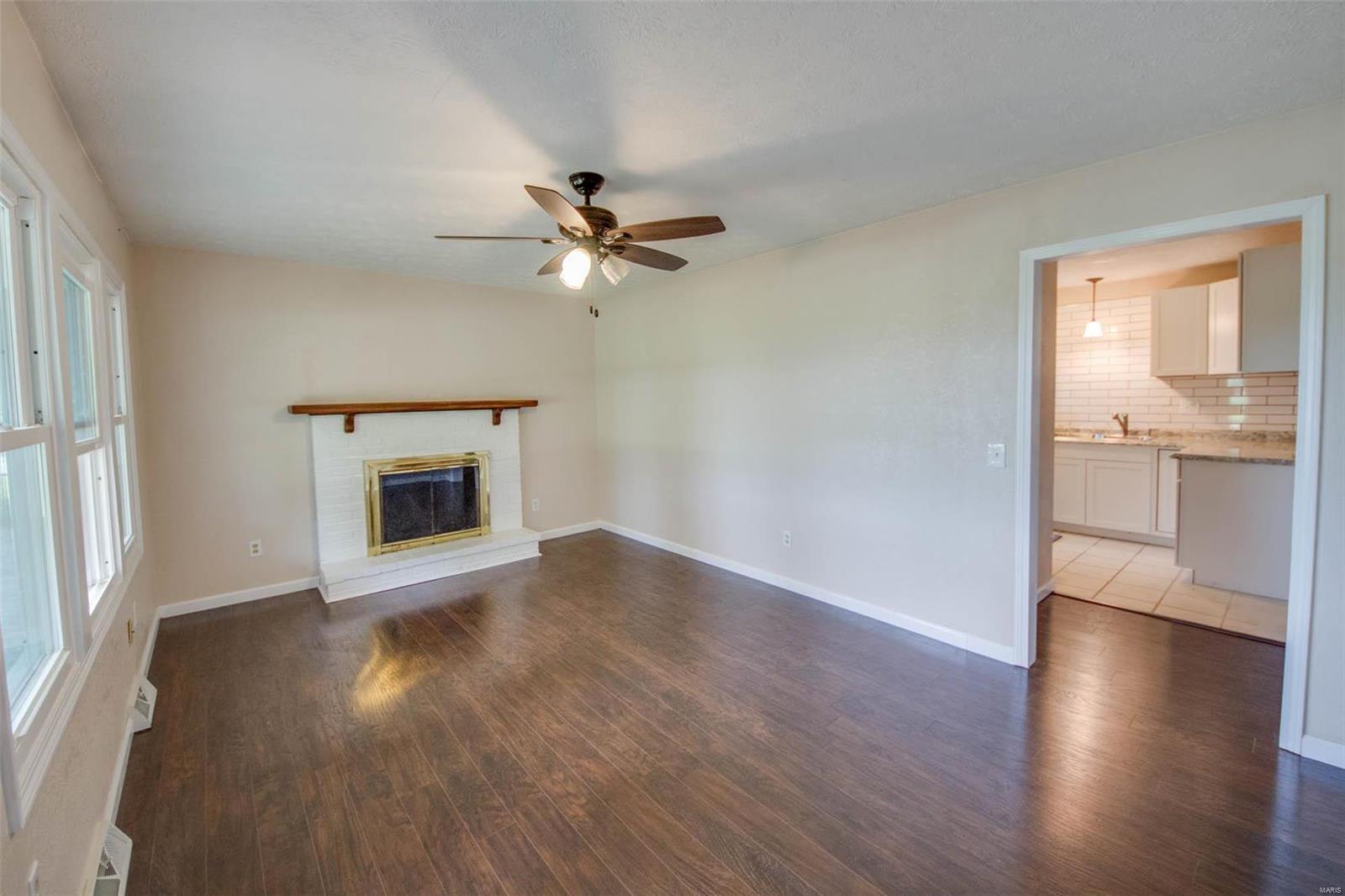 4317 Woodburn Road Alton, IL 62002 - Photo 8 of 26