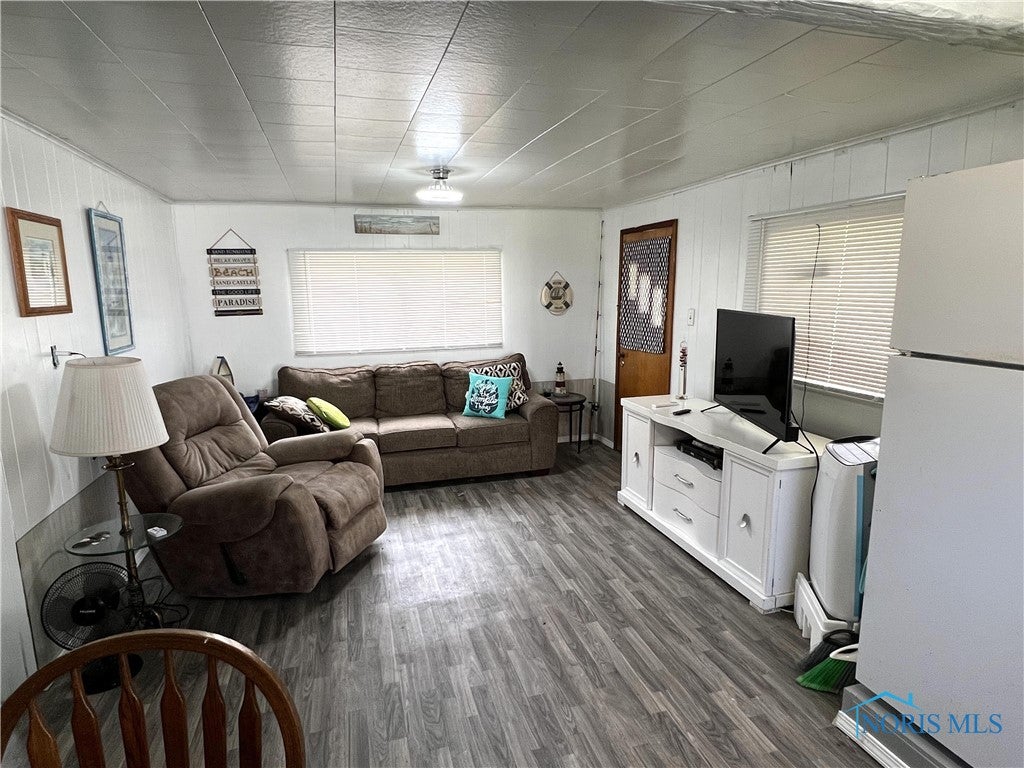 10119 West Locust Point Road Oak Harbor, OH 43449 - Photo 6 of 20 Gallery Image 6