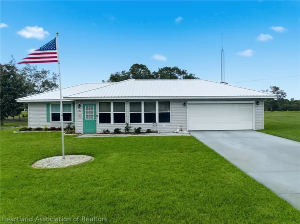 $235,000 | 482 Hickory Ridge Drive, Sebring, FL 33876