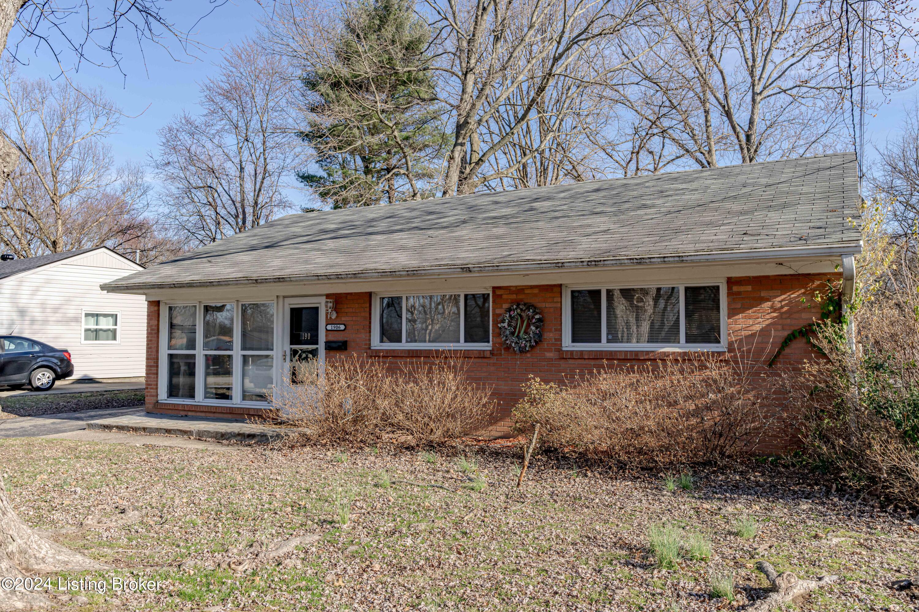1906 Heaton Road Louisville, KY 40216 - Photo 32 of 32 Front