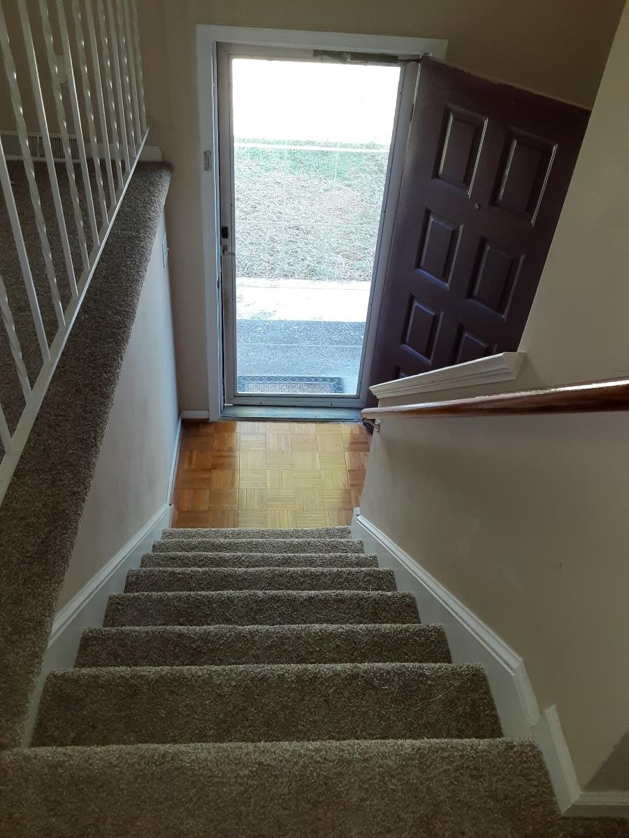 1917 Angus Road Northwest Roanoke, VA 24017 - Photo 2 of 8 Stairs Down
