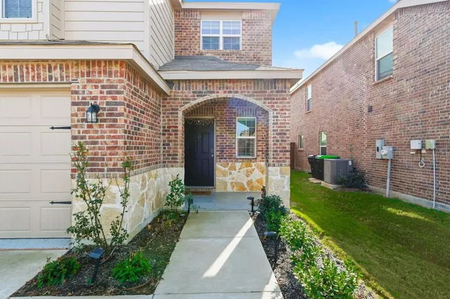 $309,900 | 14012 Danesdale Drive, Pilot Point, TX 76258