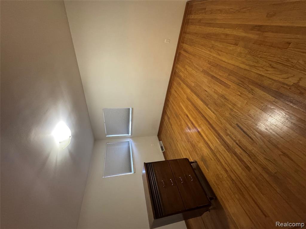 8309 Potomac Street Center Line, MI 48015 - Photo 12 of 22