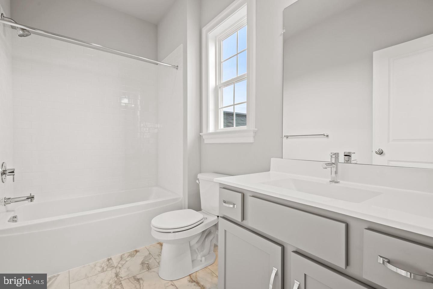 994 Valley Crossing Drive Lititz, PA 17543 - Photo 36 of 61 Private Bathroom