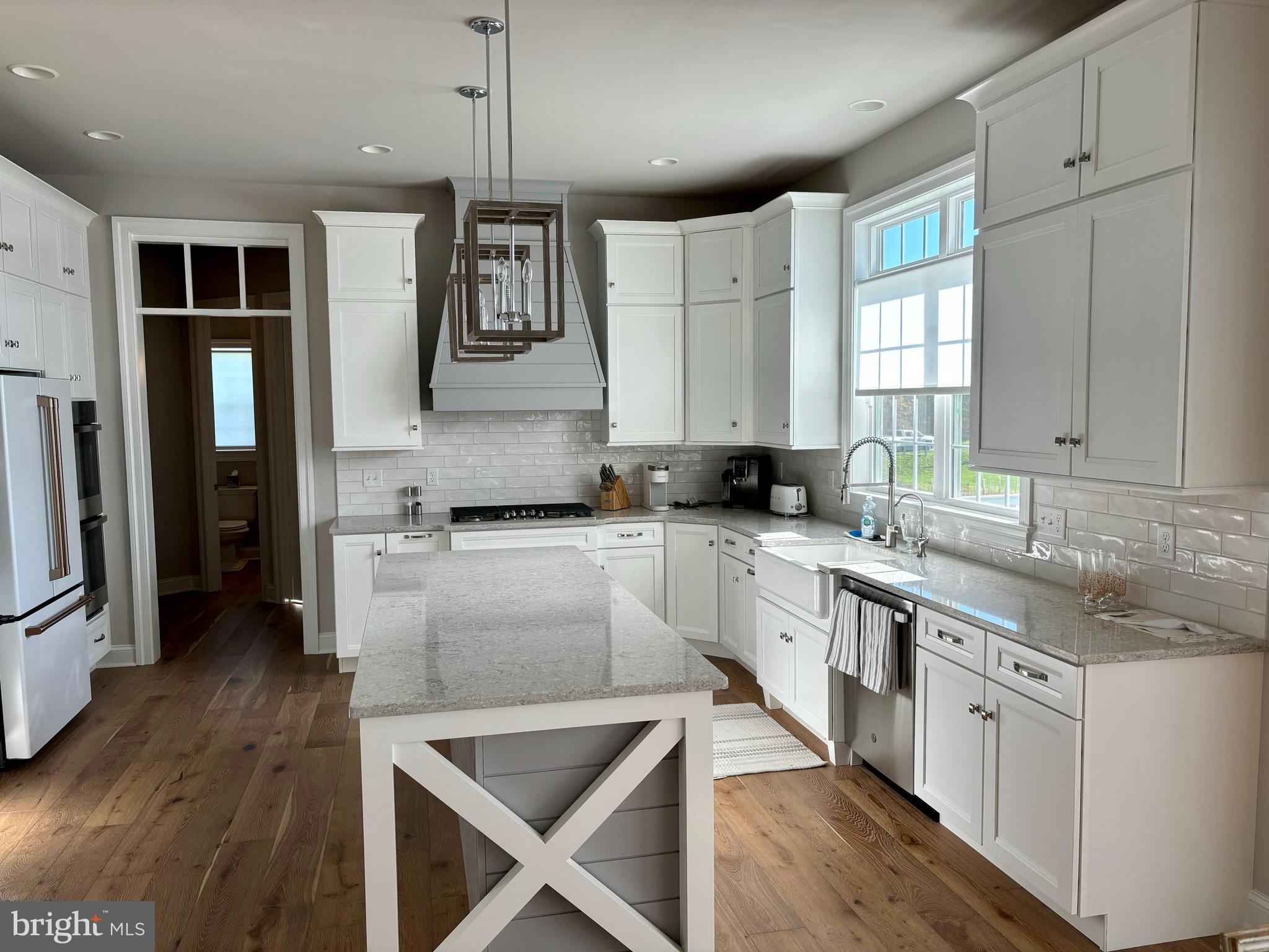 994 Valley Crossing Drive Lititz, PA 17543 - Photo 8 of 61