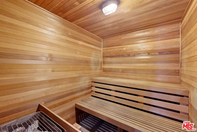 $825,000 | 521 Montana Avenue, Unit 305, Santa Monica, CA 90403