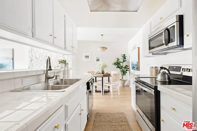 $825,000 | 521 Montana Avenue, Unit 305, Santa Monica, CA 90403