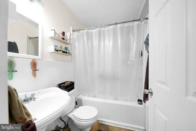 $3,000 | 10502 Glenhaven Drive, Silver Spring, MD 20902