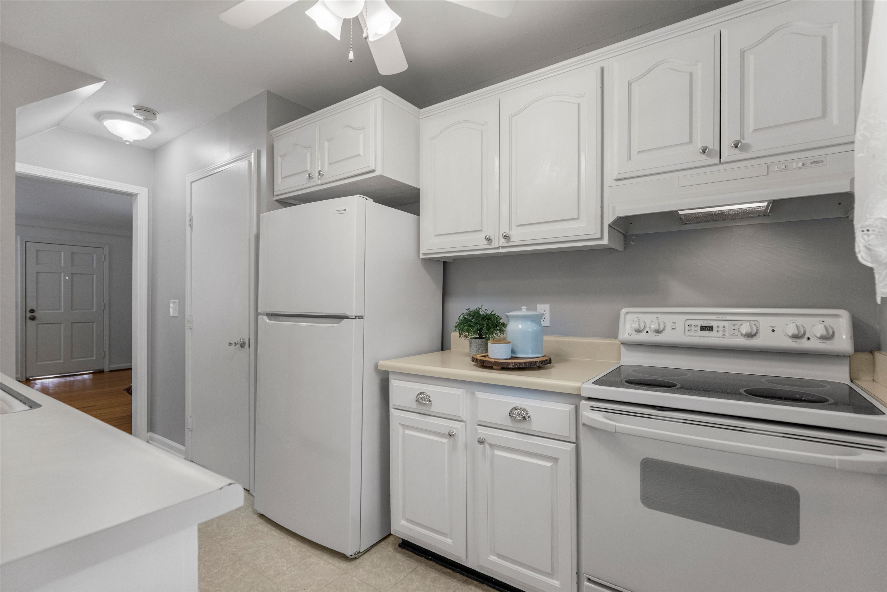 815 Edwards Road Greenville, SC 29615 - Photo 8 of 37 Gallery Image 8