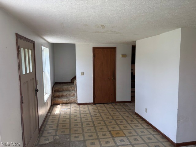 2610 East South Range Road New Springfield, OH 44443 - Photo 6 of 29