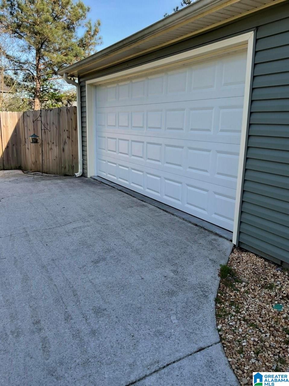 119 Pebble Lane Alabaster, AL 35007 - Photo 2 of 19