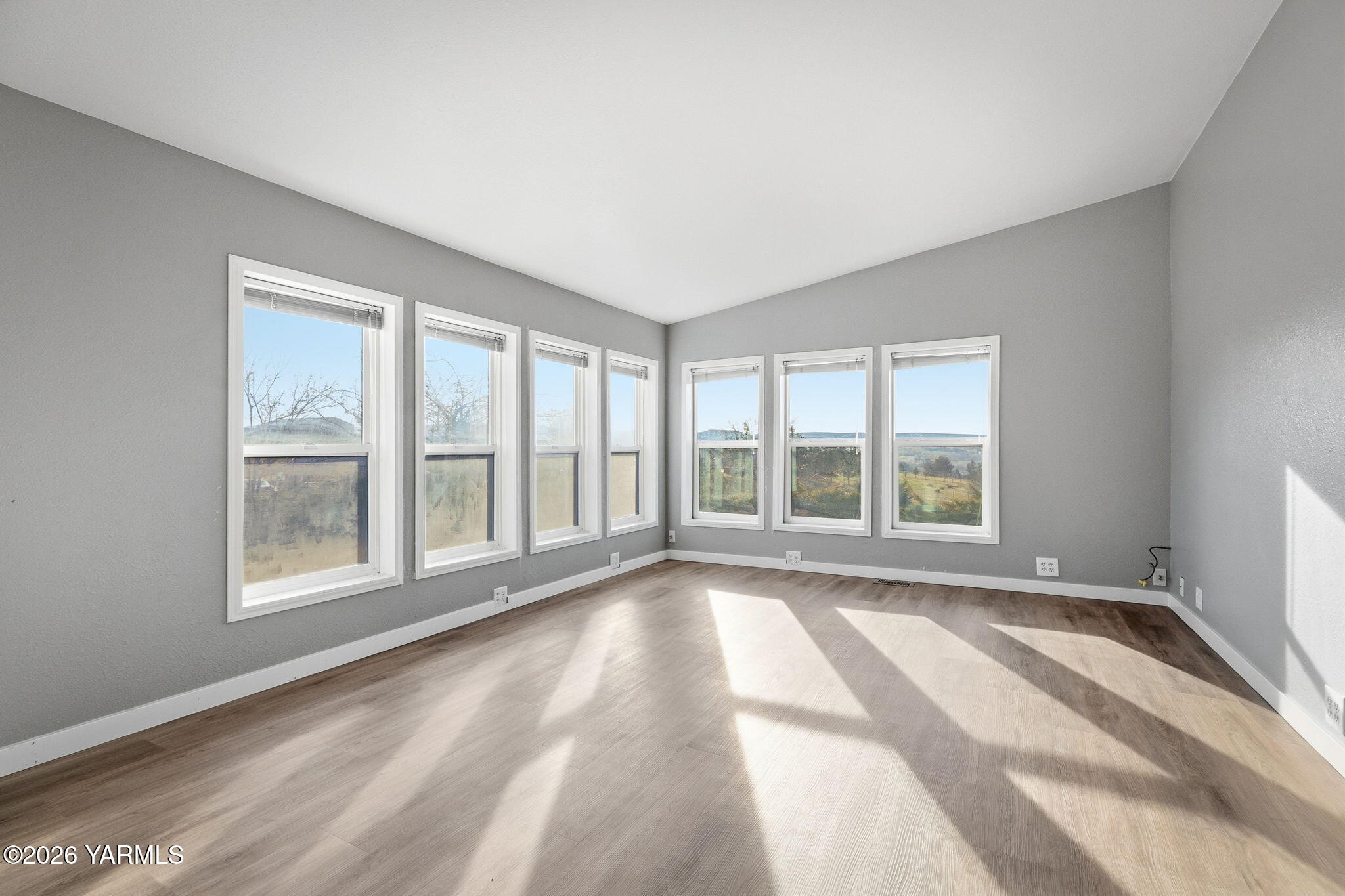 401 Clemans View Road Selah, WA 98942 - Photo 17 of 28 a view of an empty room with a window