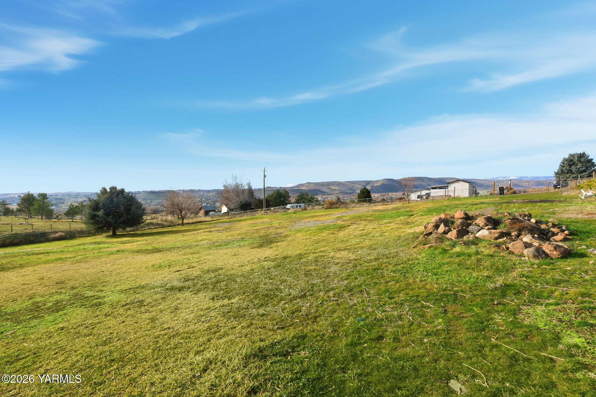 401 Clemans View Road Selah, WA 98942 - Photo 9 of 28 a view of an ocean