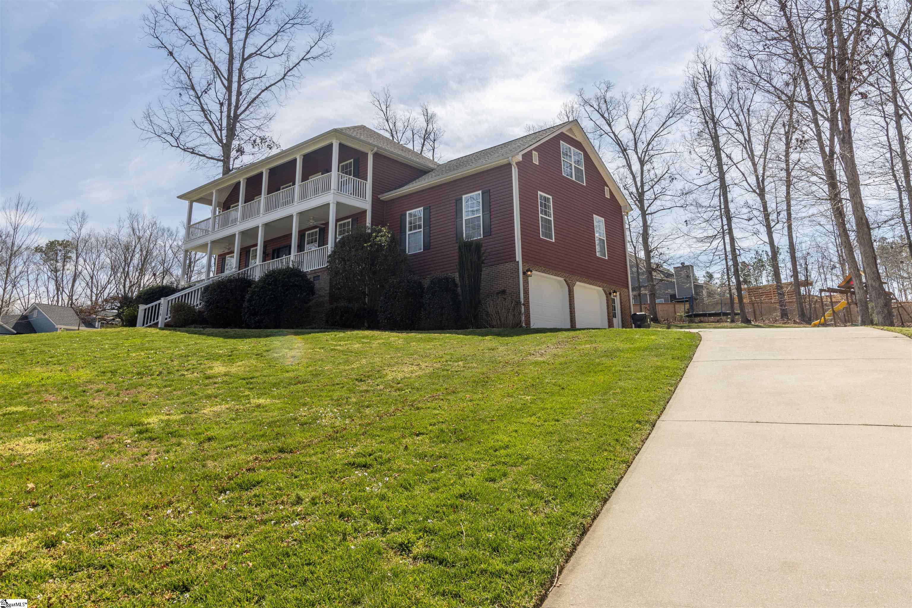 216 Rivendell Drive Pelzer, SC 29669 - Photo 2 of 32