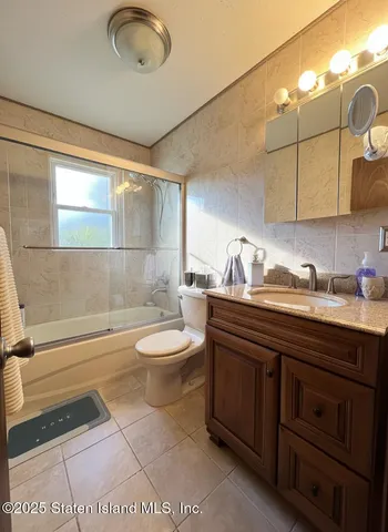 $660,000 | 59 Almond Street | Huguenot