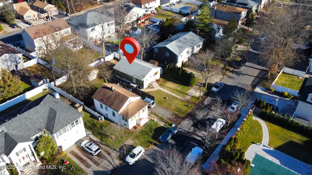 $660,000 | 59 Almond Street | Huguenot