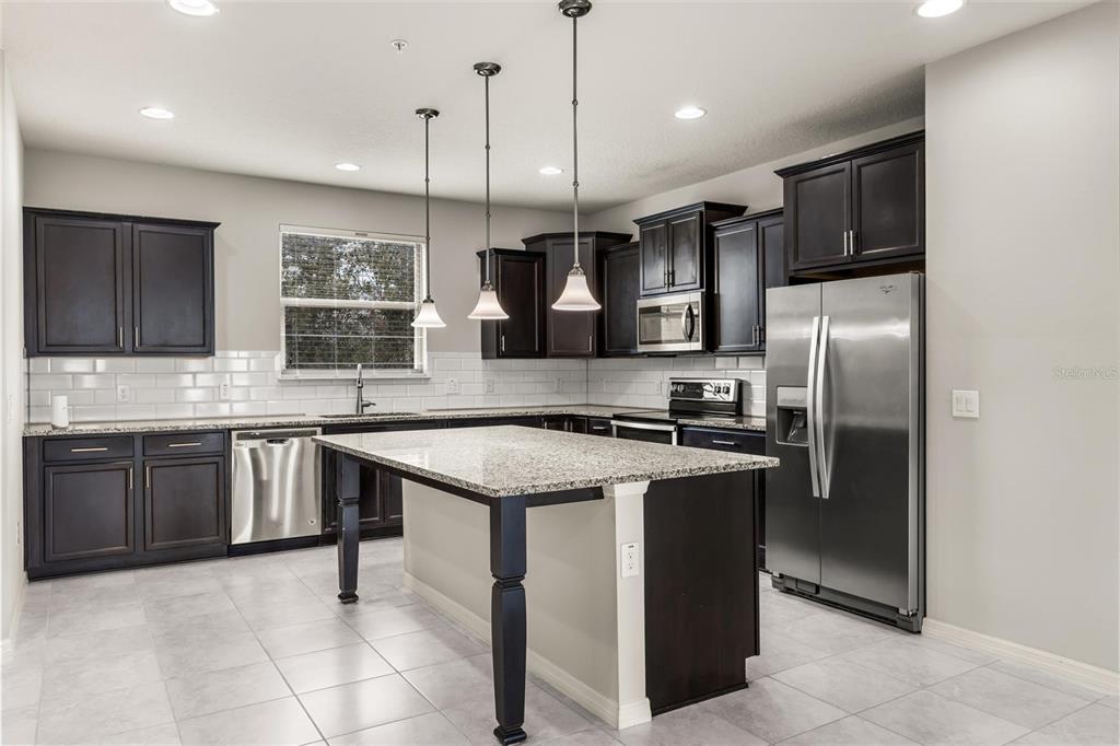 588 Piazza Point Oviedo, FL 32765 - Photo 9 of 66