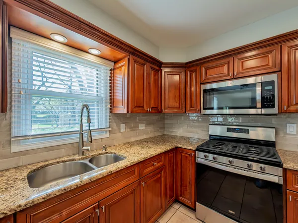 $599,000 | 5-n575 5-n575 Abilene Trail, Bloomingdale, IL 60108