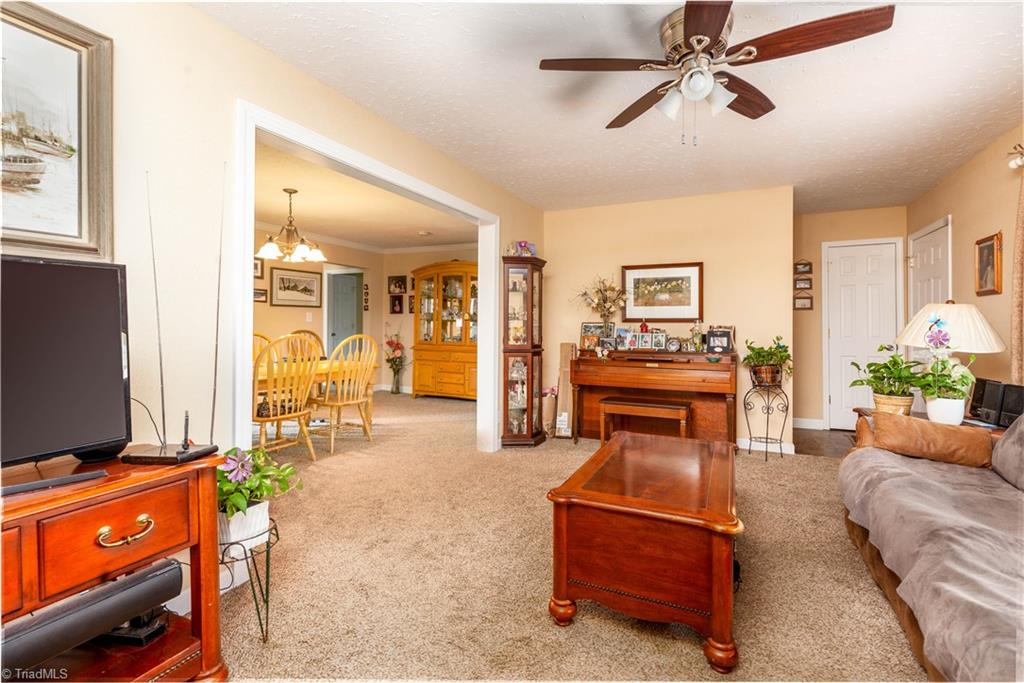1530 East Fairfield Road High Point, NC 27263 - Photo 3 of 21 Gallery Image 3