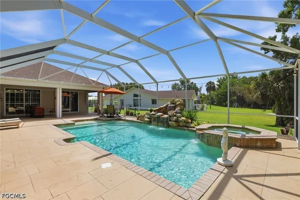 $675,000 | 18186 Sandy Pines Circle, North Fort Myers, FL 33917