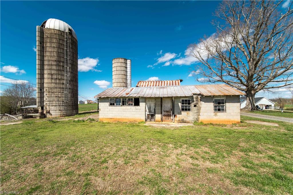 2012 Old Fletcher Road Yadkinville, NC 27055 - Photo 27 of 33