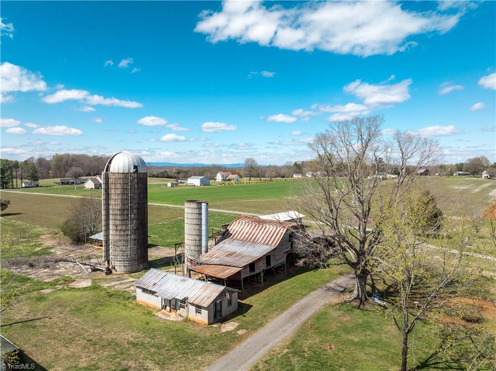 2012 Old Fletcher Road Yadkinville, NC 27055 - Photo 3 of 33