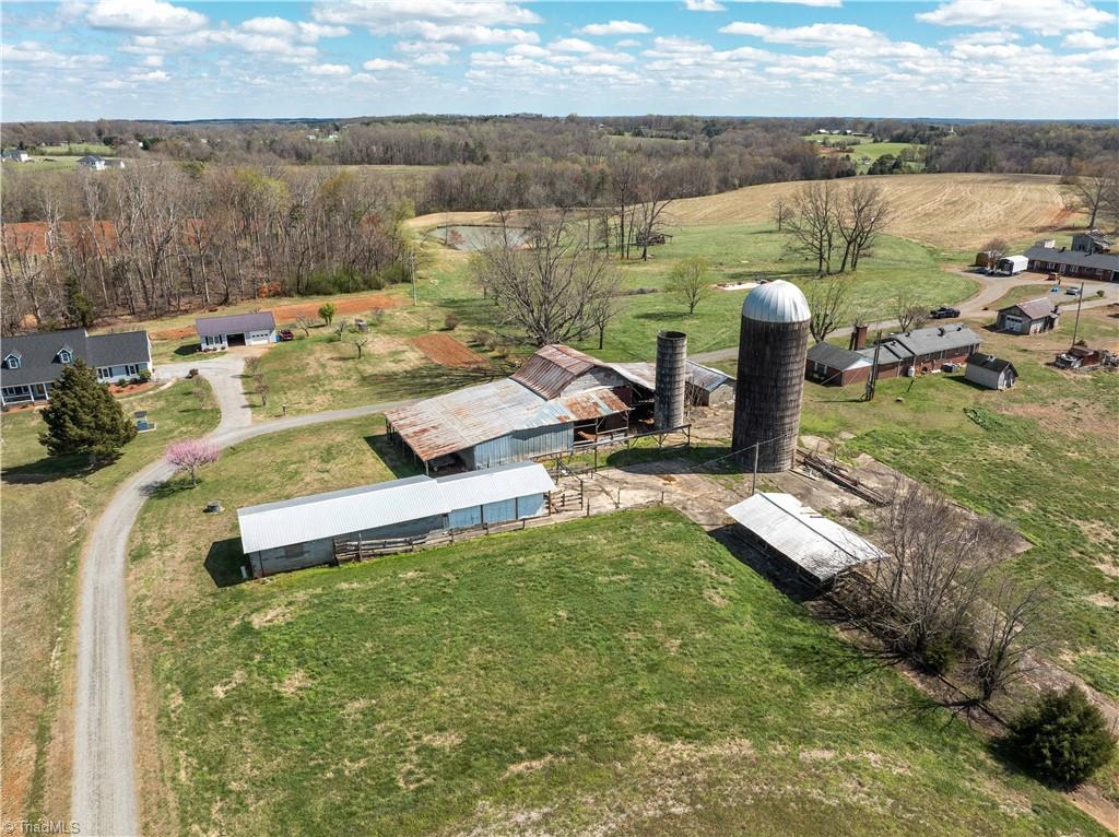 2012 Old Fletcher Road Yadkinville, NC 27055 - Photo 5 of 33