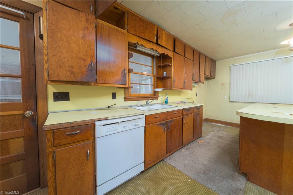 2012 Old Fletcher Road Yadkinville, NC 27055 - Photo 10 of 33