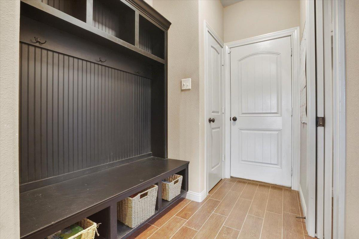 1125 17th Street Shallowater, TX 79363 - Photo 24 of 32 a view of an empty room