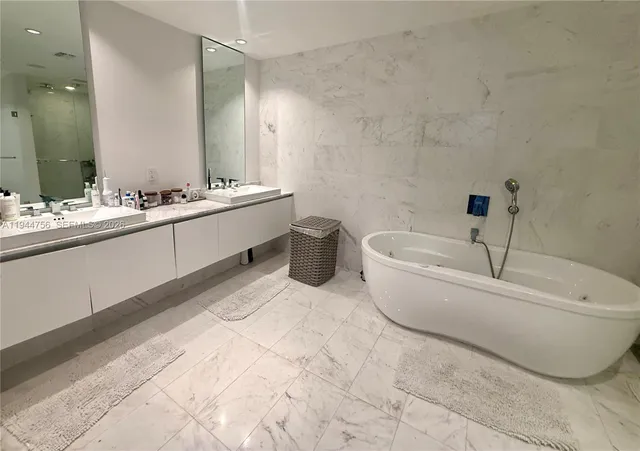 $10,700 | 3300 Northeast 188th Street, Unit 917, Aventura, FL 33180