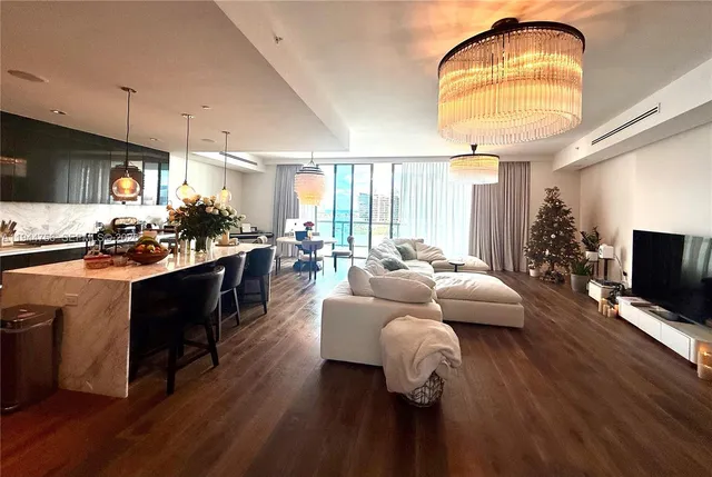 $10,700 | 3300 Northeast 188th Street, Unit 917, Aventura, FL 33180