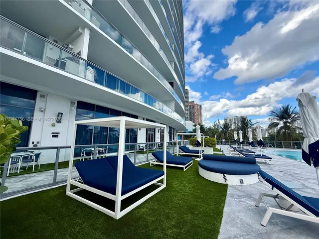 $10,700 | 3300 Northeast 188th Street, Unit 917, Aventura, FL 33180