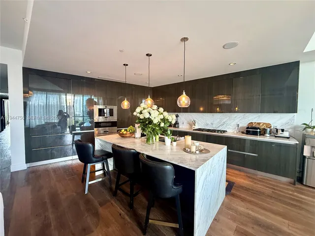 $10,700 | 3300 Northeast 188th Street, Unit 917, Aventura, FL 33180