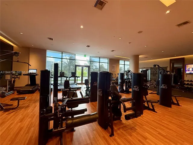 $10,700 | 3300 Northeast 188th Street, Unit 917, Aventura, FL 33180