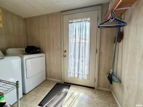 $56,000 | 305 West Lincoln Street, Harrisburg, IL 62946