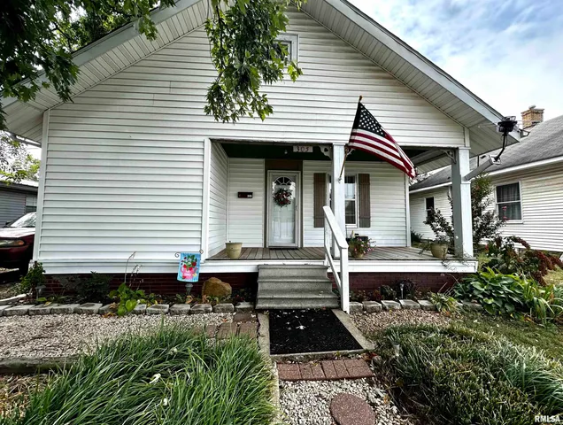$63,000 | 305 West Lincoln Street, Harrisburg, IL 62946
