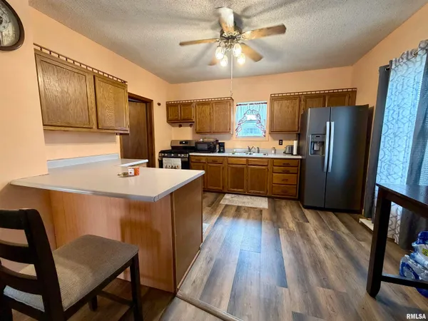 $60,000 | 305 West Lincoln Street, Harrisburg, IL 62946