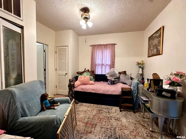 $56,000 | 305 West Lincoln Street, Harrisburg, IL 62946